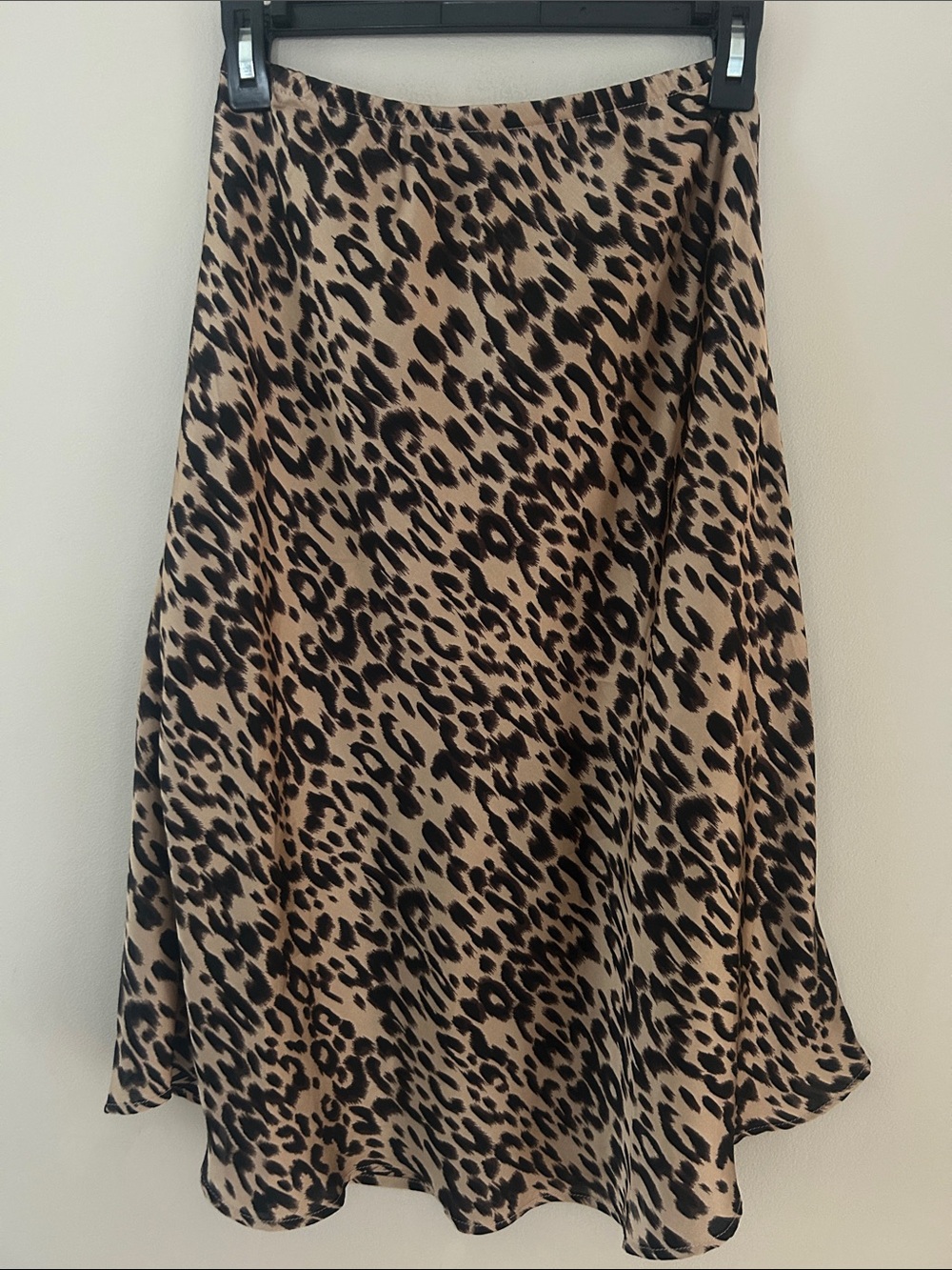 Animal print silky skirt